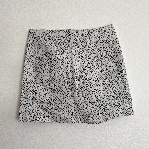 Urban Outfitters Dresses & Skirts - Urban Outfitters White Patterned Mini Skirt Medium